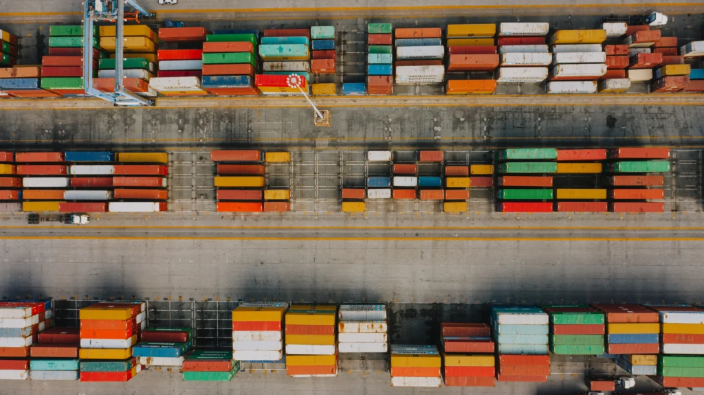 Take advantage of carrier rate discounts for your shipping policy